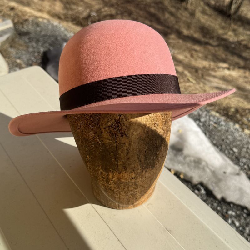 Rund pull hatt rosa