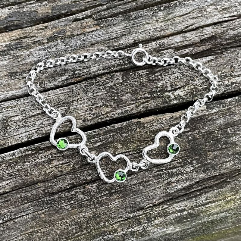 Kjærlighetskvisten armbånd med 3 hjerte