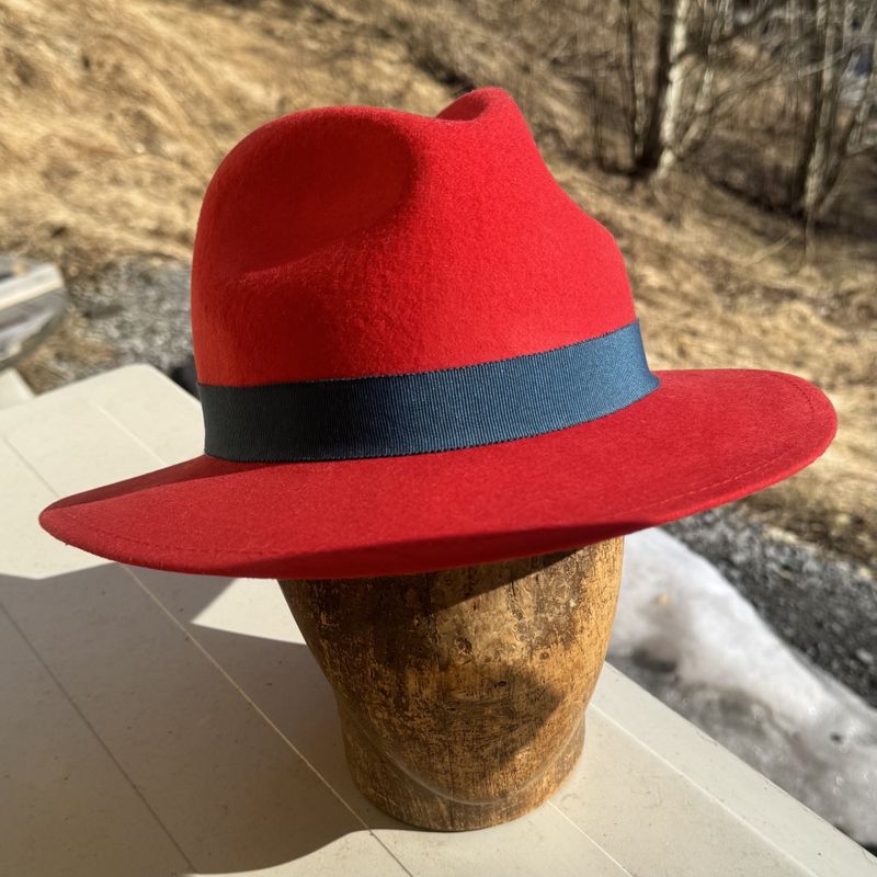 Bogart hatt rød